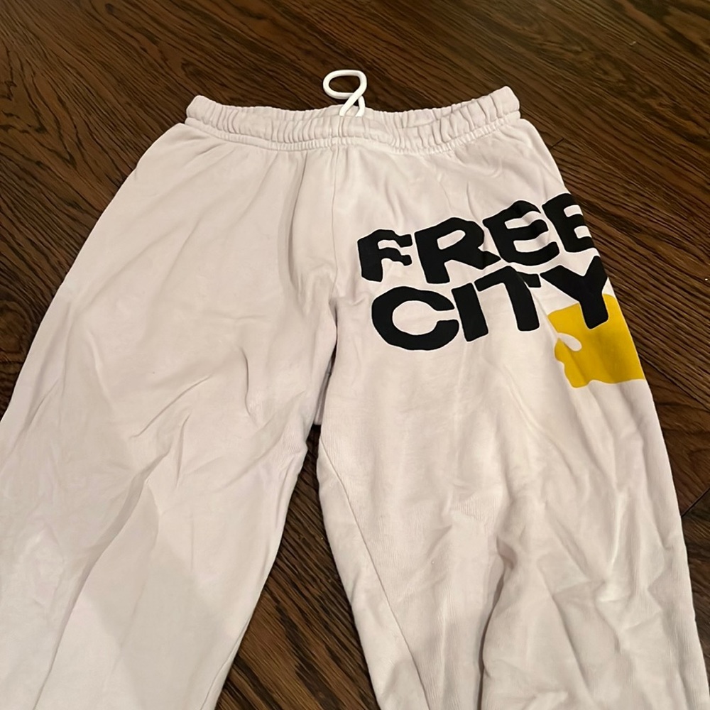 freecity White Sweatpants with Black & Yellow Logo